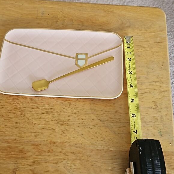 NWOT Pink ceramic coffee mug in the shape of a handbag with gold trim - Picture 9 of 9